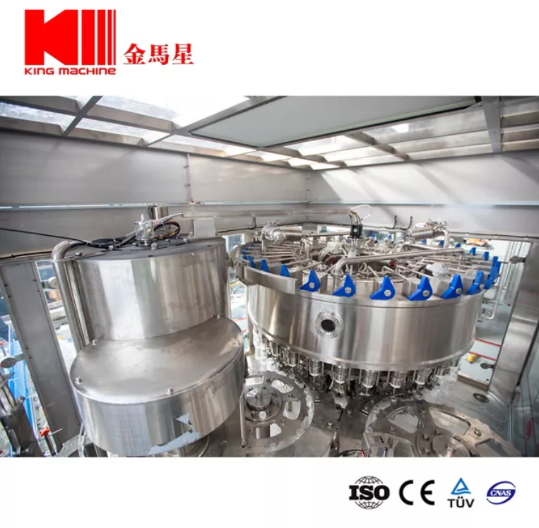 En King Machine, hemos sido un l&iacute;der de confianza en la industria de envases de bebidas durante m&aacute;s de dos d&eacute;cadas. Proporcionamos m&aacute;quinas de embotellamiento de bebidas embotelladas eficientes, confiables y de vanguardia dise&ntilde;adas para satisfacer las diversas necesidades de la industria de bebidas. Nuestras m&aacute;quinas atienden a una variedad de soluciones de empaque, que incluyen agua, jugos, refrescos y bebidas energ&eacute;ticas. King Machine es su compa&ntilde;ero de referencia para todos sus requisitos de envasado de bebidas. &iexcl;Cont&aacute;ctenos hoy para una soluci&oacute;n personalizada!