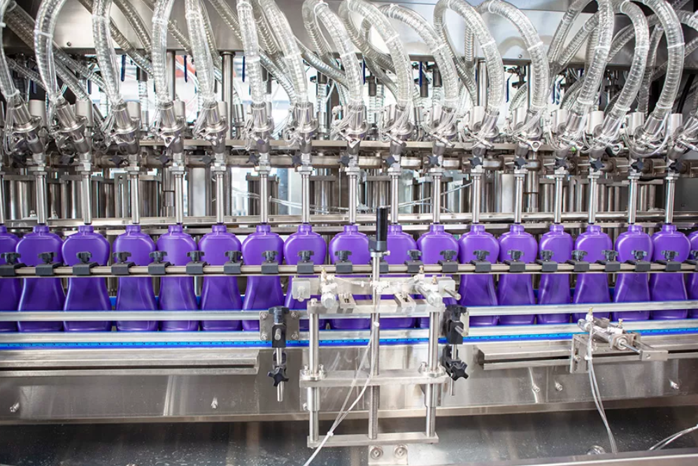 Pist&oacute;n llenando monobloque